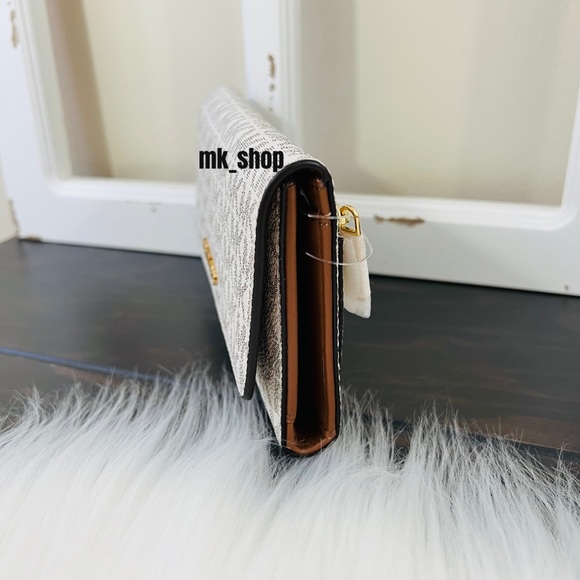 Michael Kors Jet Set Travel Large Trifold Wallet - Picture 5 of 16